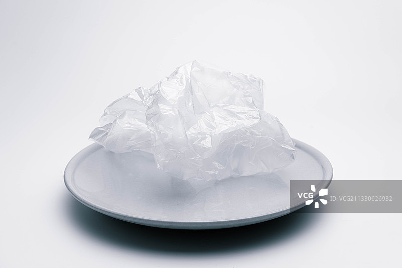 盘子里的塑料袋图片素材