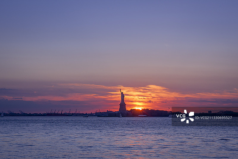 灯塔余晖图片素材