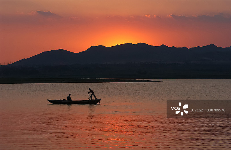北京官厅水库的落日余晖图片素材