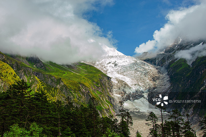 隐秘的贡嘎山-海螺沟三号营地图片素材