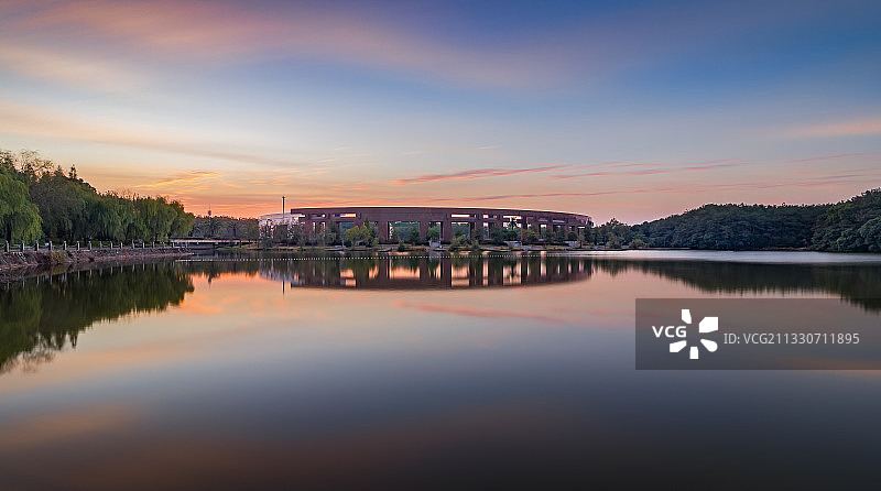 南昌大学（前湖校区）一号门 南昌图片素材