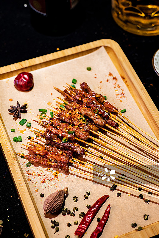 啤酒烧烤羊肉串牛肉串图片素材