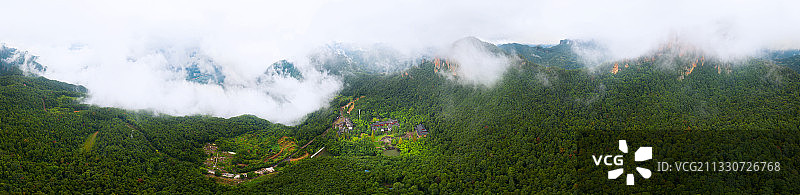 雨后云雾缭绕，缥缈若仙境的仙华山图片素材
