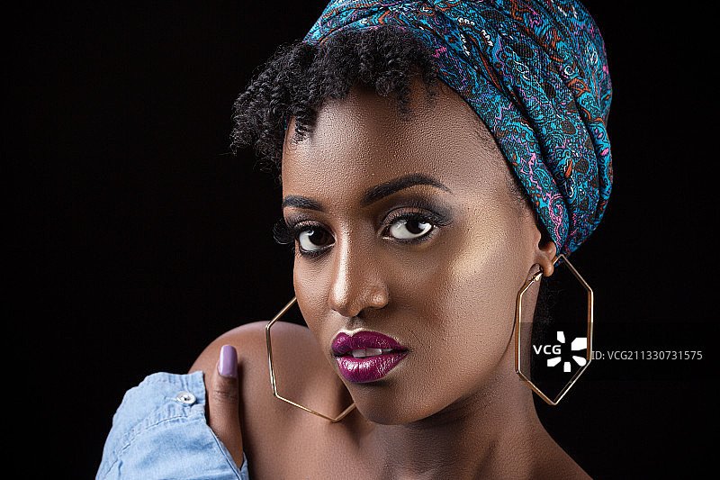 美丽的非洲女人的肖像，肯尼亚内罗毕图片素材