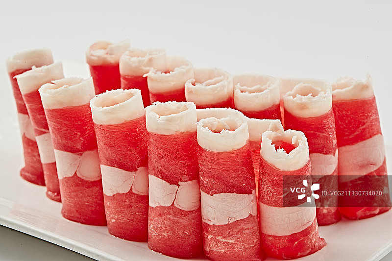 精美餐具装的高级肥牛切片图片素材