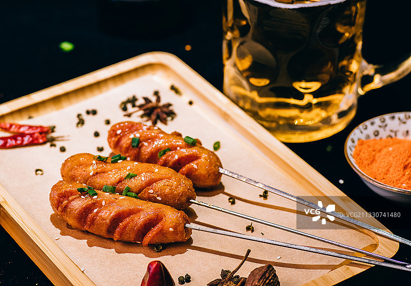 烧烤烤香肠图片素材