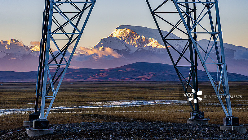 神山苏醒图片素材