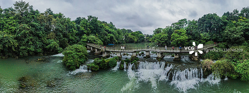 贵阳花溪公园城市中心的绿宝石图片素材