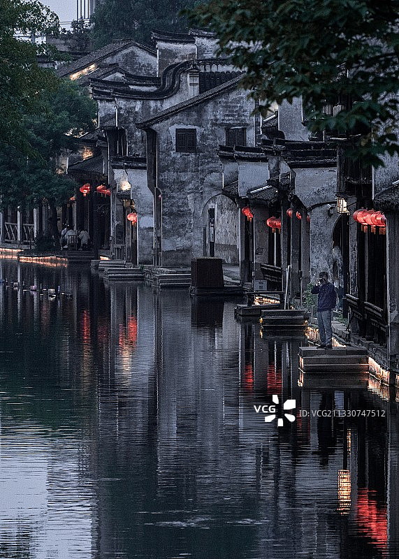 傍晚时分的南浔古镇图片素材
