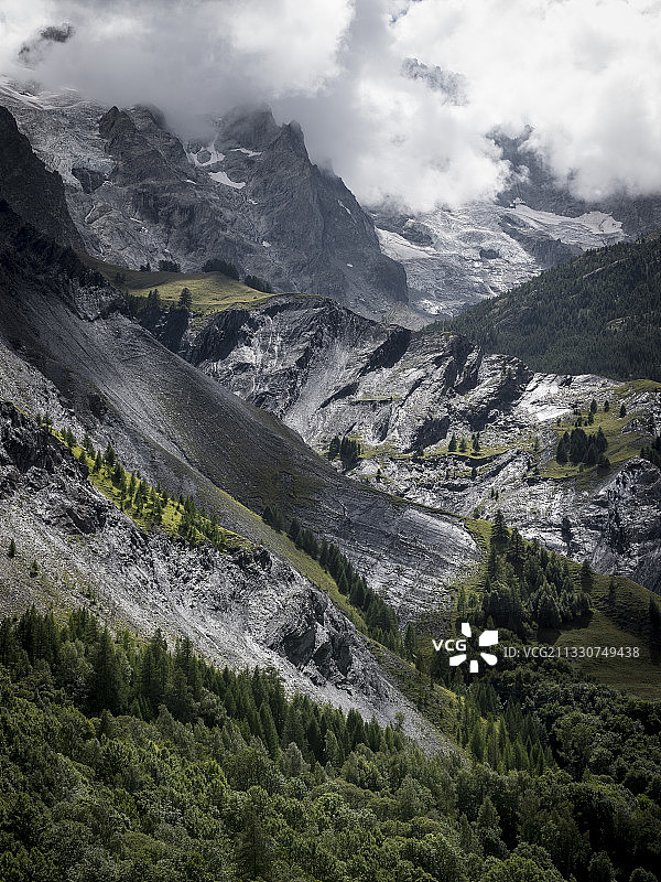 法国拉格拉韦的壮丽山景图片素材