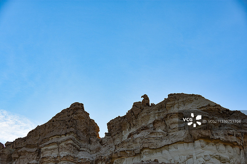 伊朗霍尔木兹甘省格什姆岛岩层仰视图片素材