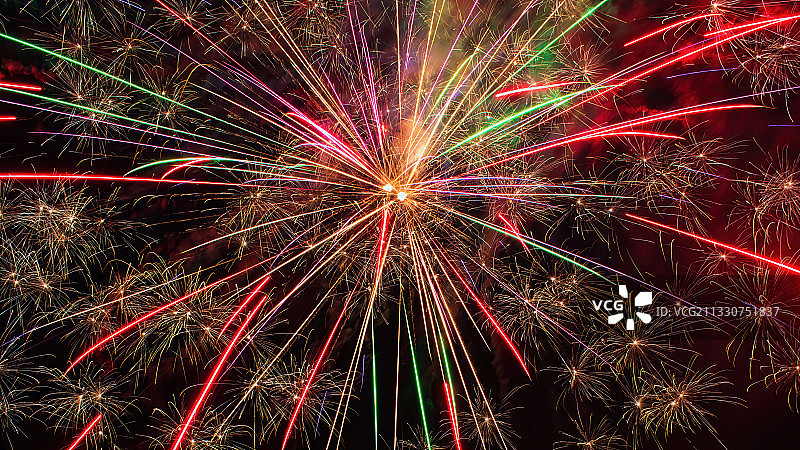 北卡罗来纳州克莱德夜间焰火表演仰视角度图片素材