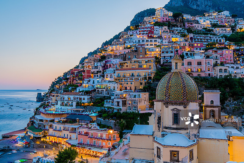 意大利萨莱诺省波西塔诺市建筑高角度视图图片素材