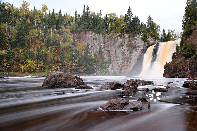 美国明尼苏达州银湾森林瀑布风光图片素材