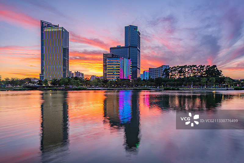 中国广州南沙城市晚霞风光图片素材