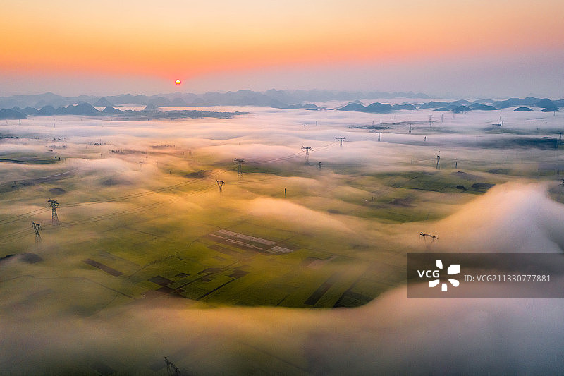 罗平油菜花海日出图片素材