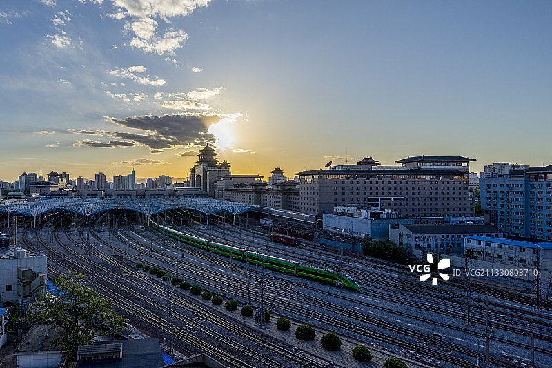 北京西站夕阳落日景象图片素材