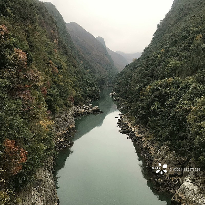 山野间的峡谷图片素材