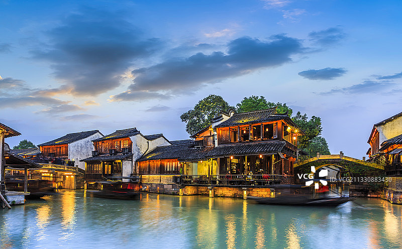 江南水乡古镇幕色图片素材