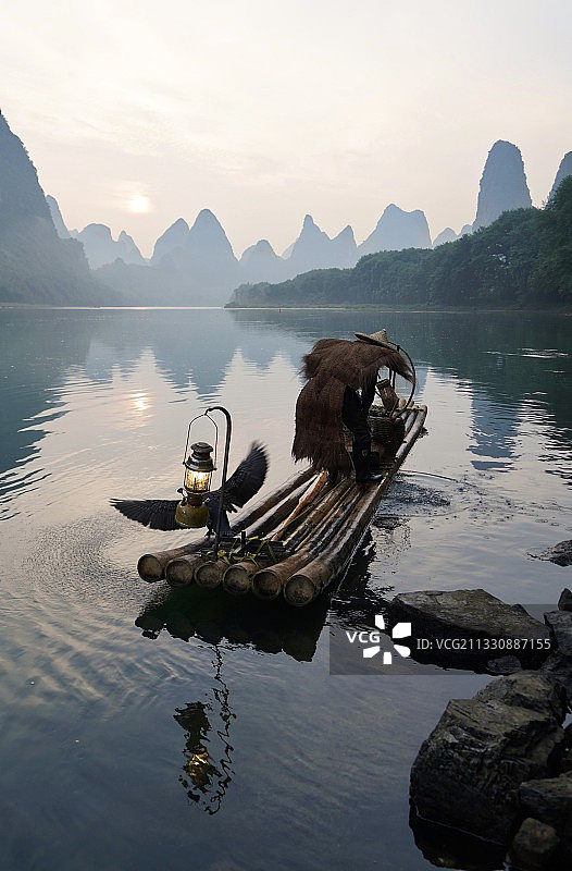 渔夫准备出发图片素材