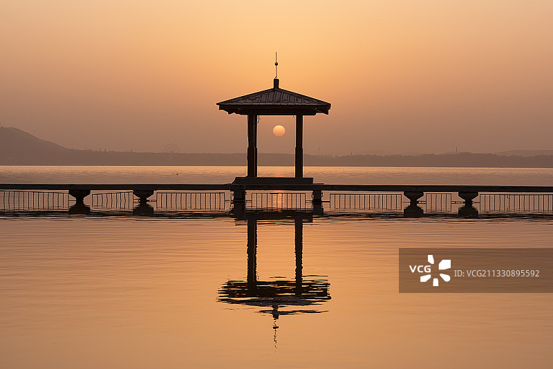 中国湖北武汉东湖听涛轩风景区图片素材