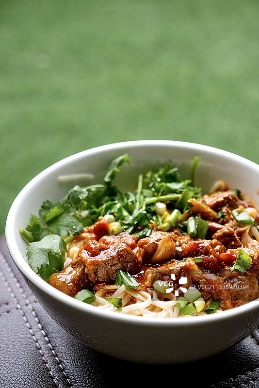 红烧牛腩面图片素材