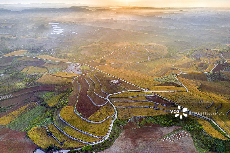 晨曦中的丹江口图片素材