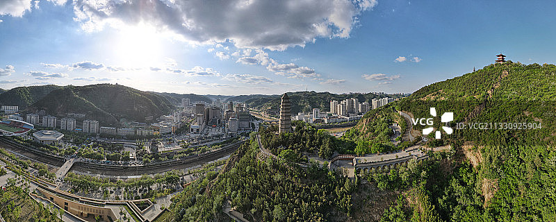 陕西延安：宝塔山和宝塔风光图片素材