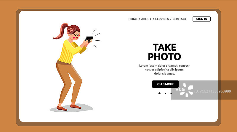 女孩用智能手机拍照图片素材