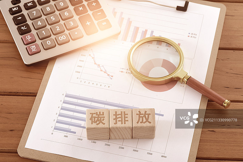 下降的碳排放数据图片素材