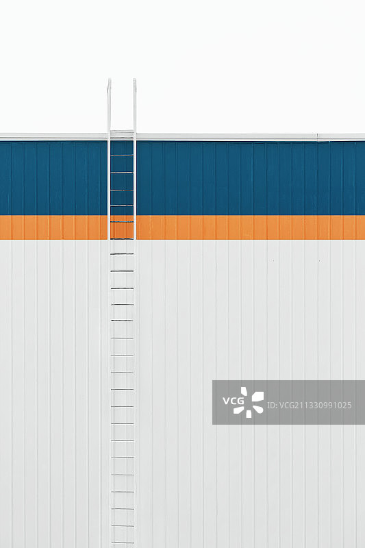 通向屋顶的铁梯子图片素材
