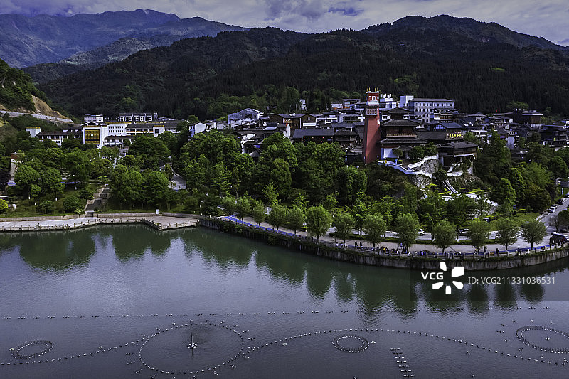 《汶川水磨古镇》拍摄于中国四川阿坝藏族羌族自治州。图片素材