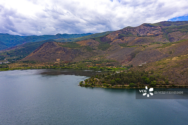 航拍云南大理洱源县茈碧湖图片素材