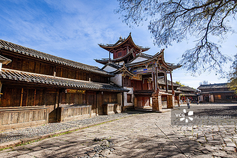 云南省大理白族自治州剑川县沙溪古镇古戏台图片素材