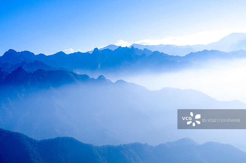 群山起伏的秦岭图片素材