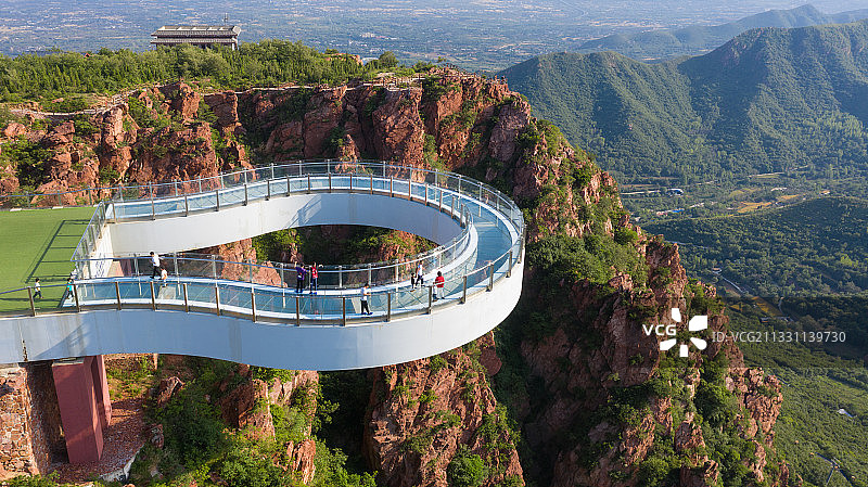 河南郑州伏羲山空中玻璃环廊图片素材