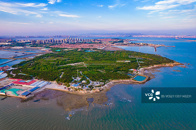 青岛海边休闲渔村图片素材