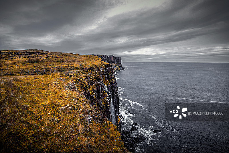苏格兰天空岛悬崖海岸图片素材