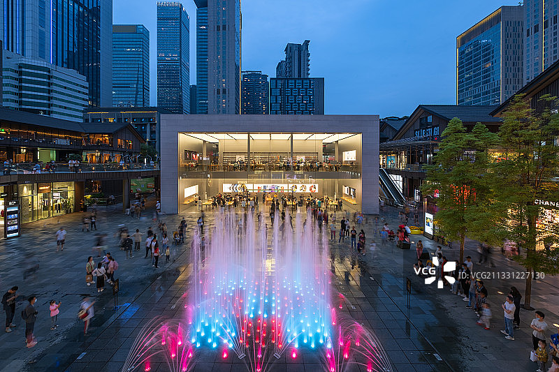 成都太古里夜景与苹果STORE图片素材