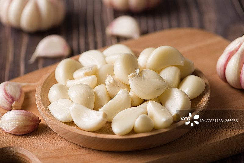 新鲜的大蒜蒜瓣图片素材