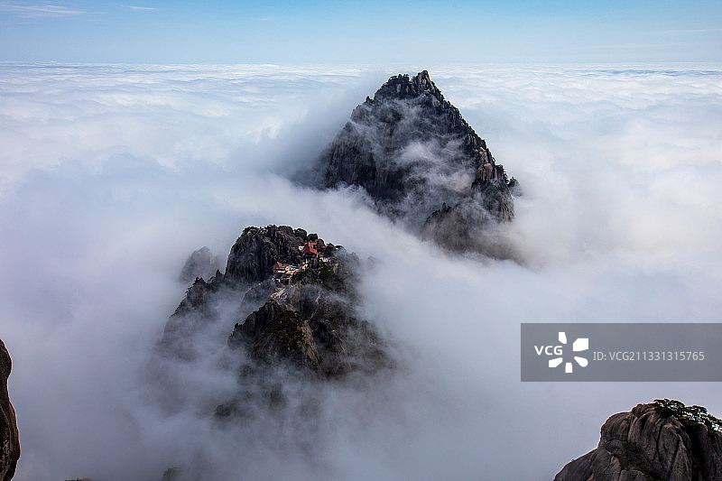 黄山莲花峰看云海图片素材