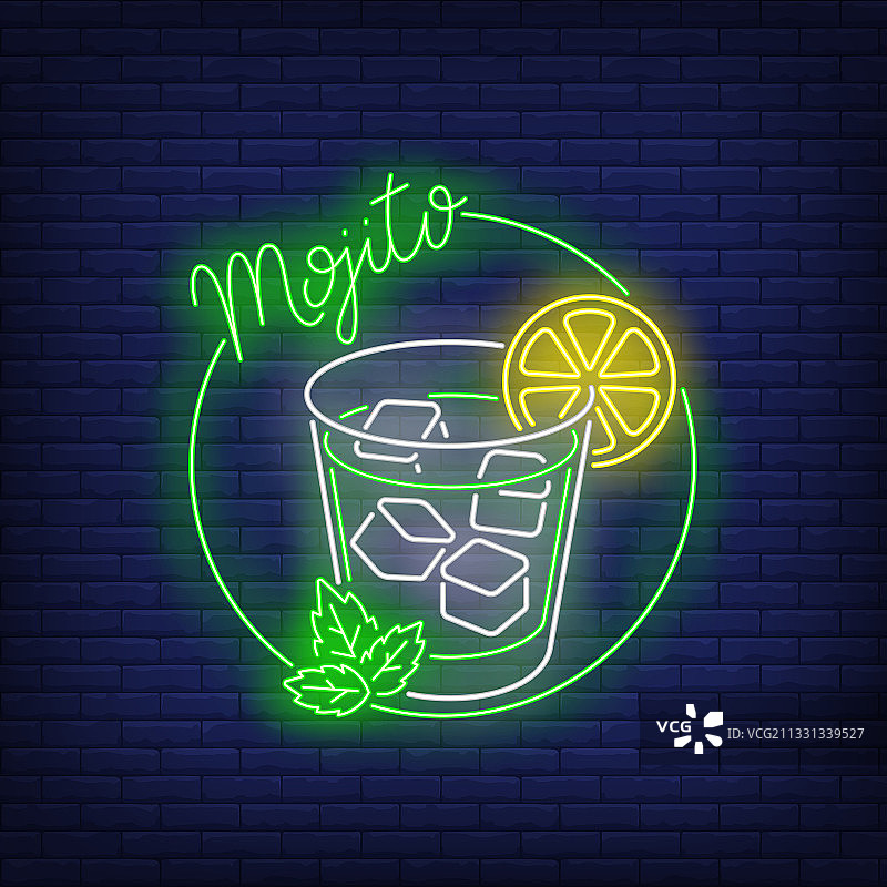 霓虹灯莫吉托饮品玻璃杯冰块柠檬图片素材
