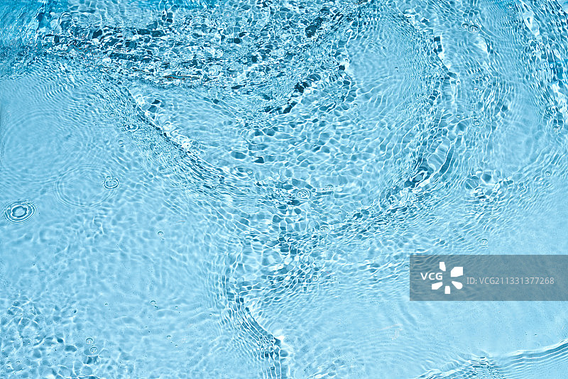 波光粼粼的水面图片素材