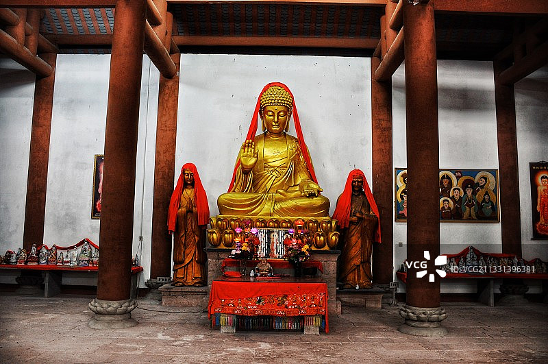 重庆渝北巴渝民俗文化村 观音庙佛像图片素材