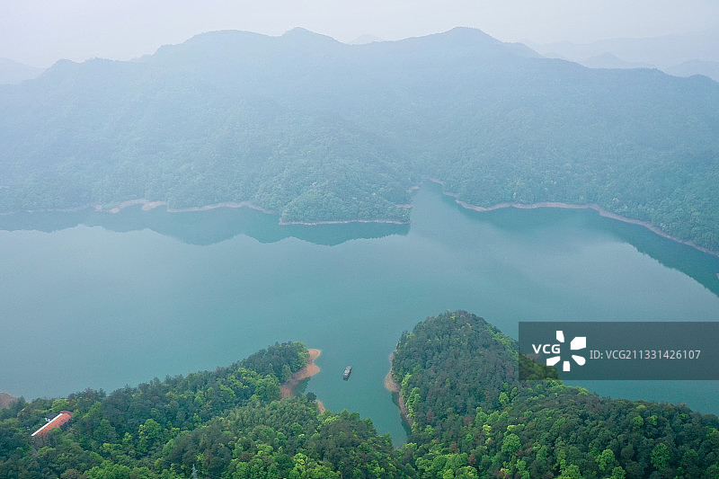 浙江省嵊州市贵门乡南山湖畔图片素材