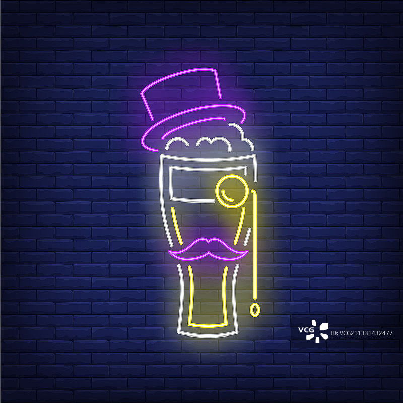 戴着礼帽、留着胡子的啤酒杯图片素材