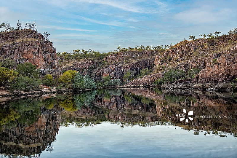 澳大利亚凯瑟琳峡谷湖泊风光图片素材