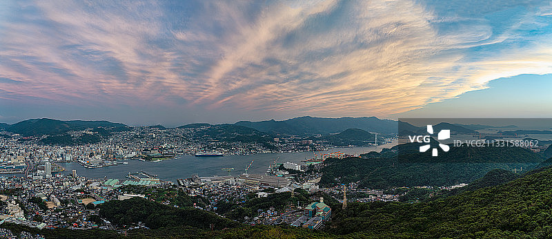 日本九州长崎稻佐山观城市全景图片素材