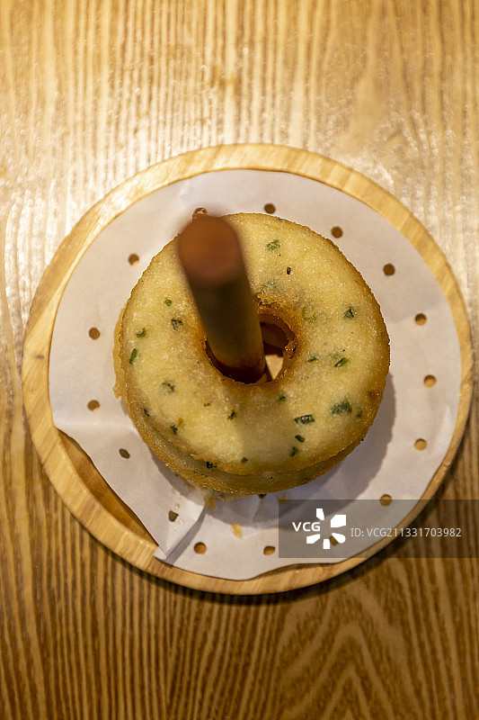 湖南省长沙市坡子街火宫殿总店风味小吃：葱油粑粑图片素材