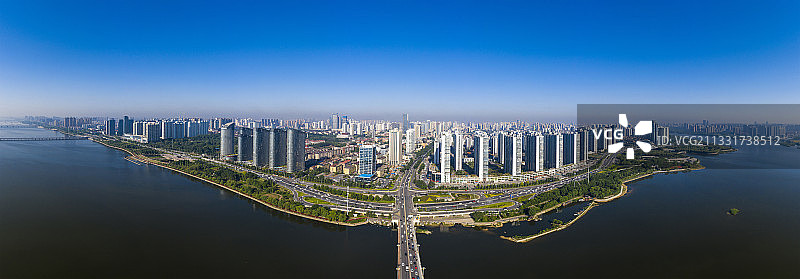 山东省临沂市地标风景——解放路桥航拍图片素材